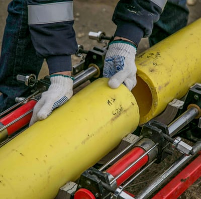 a plumber install plumbing system