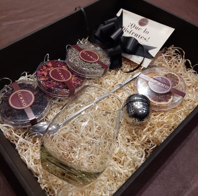 Estuches Negros de excelentes proporciones para ofrecer regalos generosos para amantes del GIN TONIC