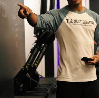 camiseta técnica para entrenamiento de fuerza