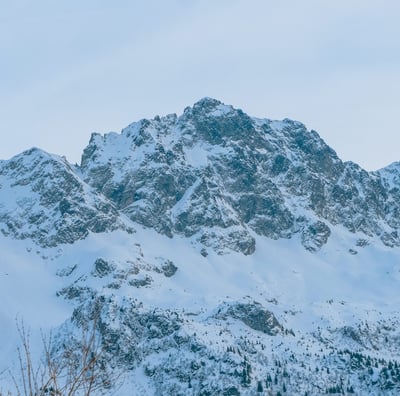 Montagne couverte de neige