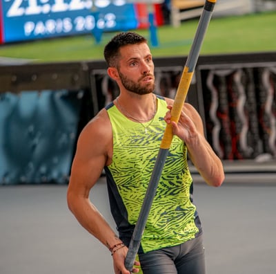 Valentin Lavillenie concentré avant son saut