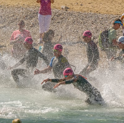 Départ du triathlon pour les nageurs