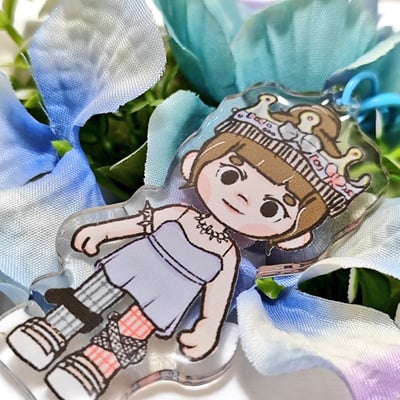 7cm acrylic keychain - queen of the party wendy