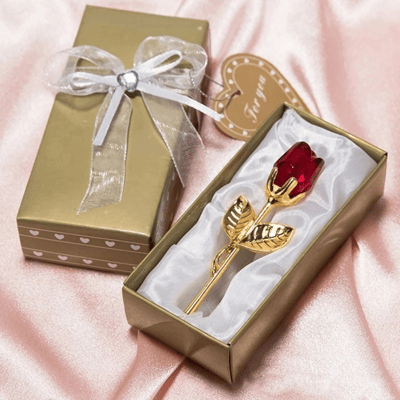 Coffret rose artificelle dorée