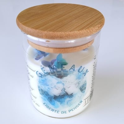 Collection of zodiac sites of scented candles with birthstone of the decan