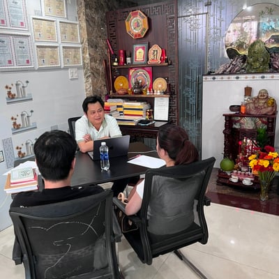 Khách hàng tư vấn mệnh lý cùng Thầy Ưng Khiêm, ảnh 2