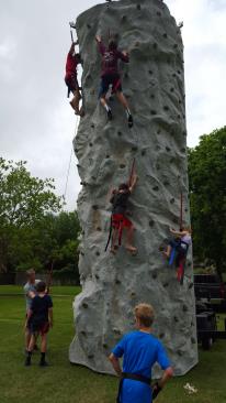 5 lines rock climbing wall, get more for the same price