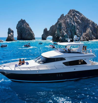 yate Mckinna 70 en renta cabo san lucas