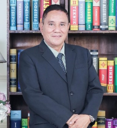 DR. Feliks Danggur S.H., M.H., M.M.