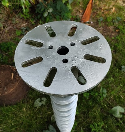 Tête de vis adaptable pouvant recevoir des platines