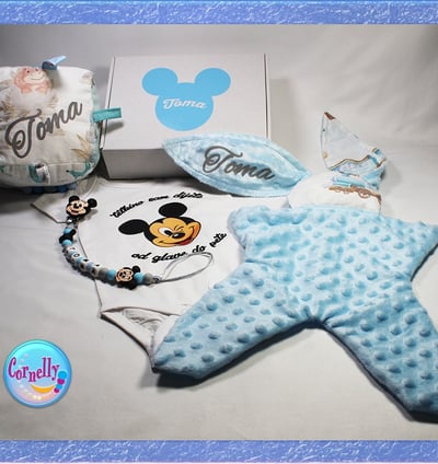 Personalizirani poklon set za bebe – tješilica, dekica i bodi