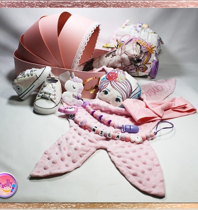 Unikatna poklon kolijevka za bebu s personaliziranim detaljima
