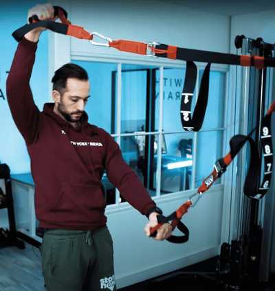 Rugspieren trainen met behulp van Youtube video