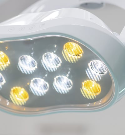 Lampa unui cabinet de ortodonție