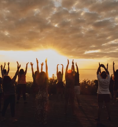 yoga al amanecer