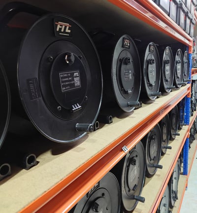 Gran stock de carros y bobinas de fibra y cableado profesional de maxima calidad