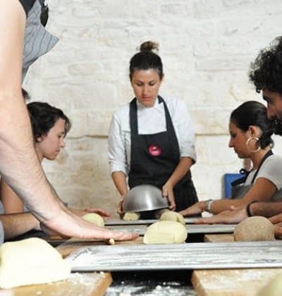 LEZIONE DI FOCACCIA IN PUGLIA FOCACCIA CLASS IN LOCOROTONDO