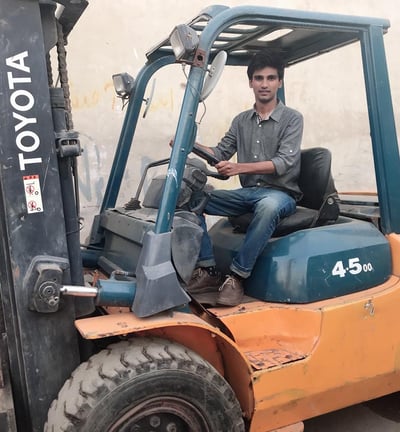 forklift rental in karachi