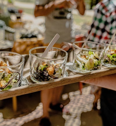 Catering en Málaga con presentación individual y sabores de autor. Perfecto para cócteles y eventos