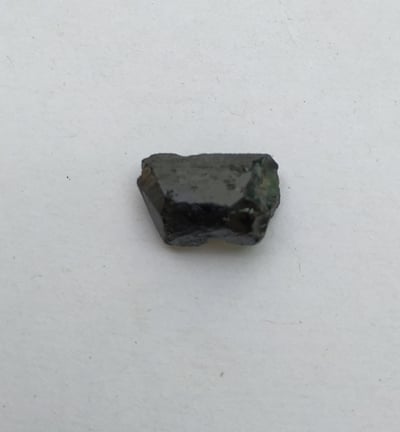 serendibite crystal