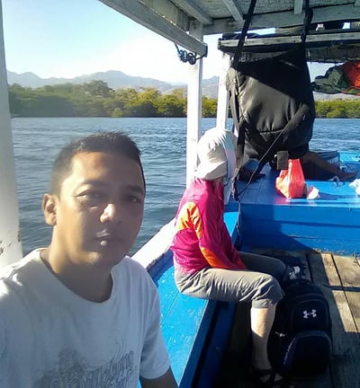 accompanying tourists for snorkeling in Bali