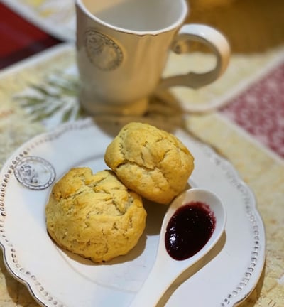 scone-raspberry-jam