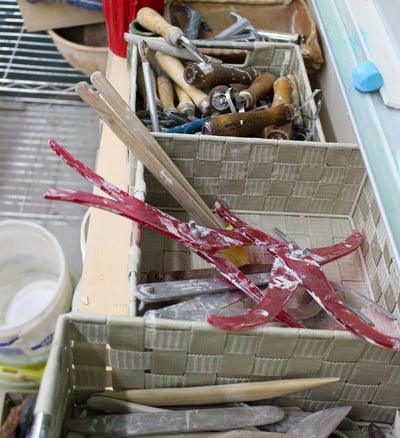 Image of the clay tools available in our studio.