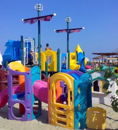 Giochi bambini spiaggia Igea Marina, località per famiglie