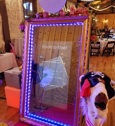 Mirror Me Photo Booth – Sleek magic mirror, interactive touchscreen animations