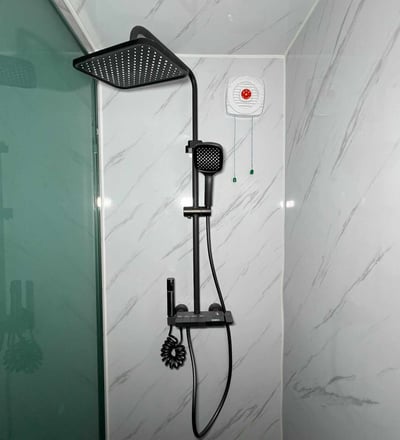 Vue intérieure salle de bain tiny house