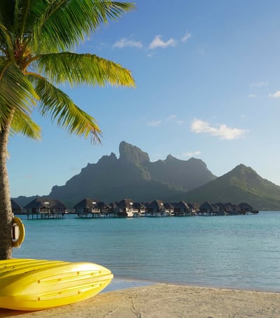 four-seasons-bora-bora-beach-3