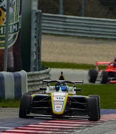 andreas Lo bue dans une formule 4