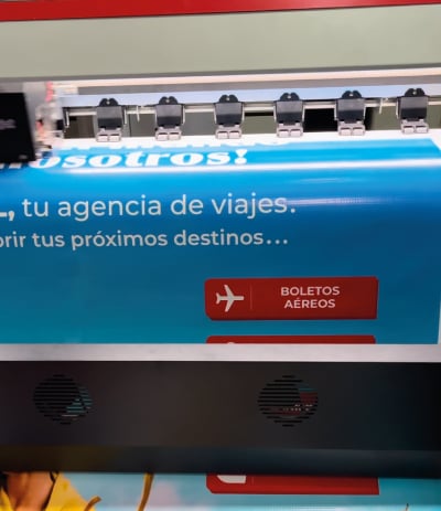 Comparación de colores vibrantes en impresión HP Latex para gigantografías