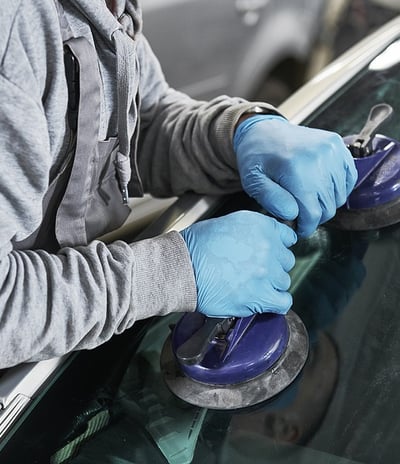 Fast car glass replacement