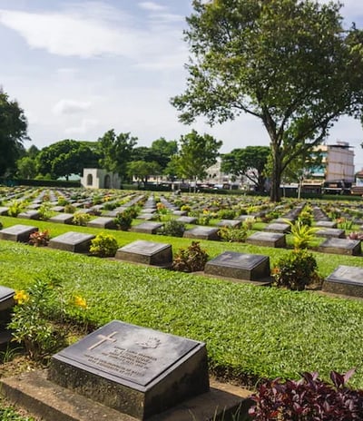 The Kanchanaburi War Cemetery contains graves of prisoners of war