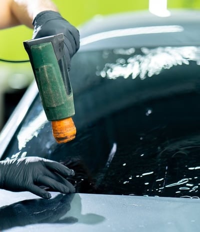 Bienaventurados Body Shop: Applying a Protective Film