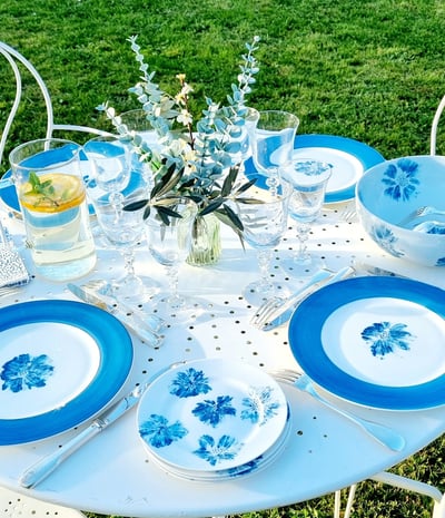assiette et service en porcelaine bleu
