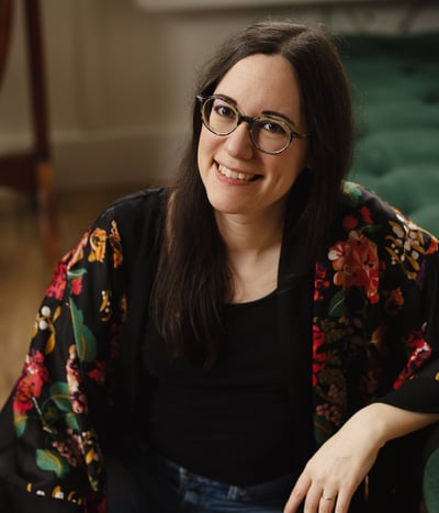 professional coach manef - Marie-Aurélie Nef sitting