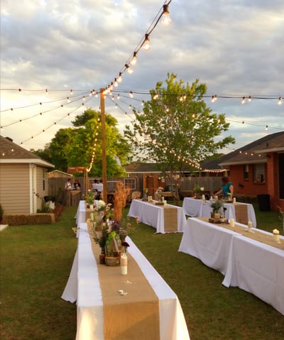 Mesas decoradas, con manteles y luces el paso diamond events
