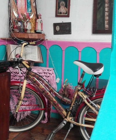 Bicicleta antigua en Restaurante y casa museo en El Hato de Evelio Calarcá Quindío
