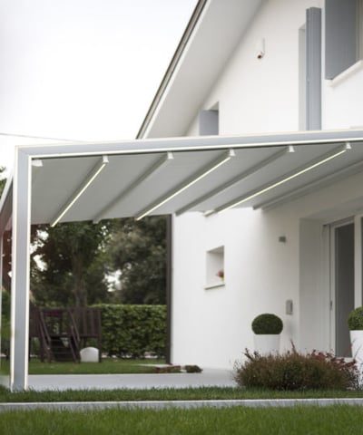 Stores extérieurs pour terrasse par MB2S Stores et signalétique