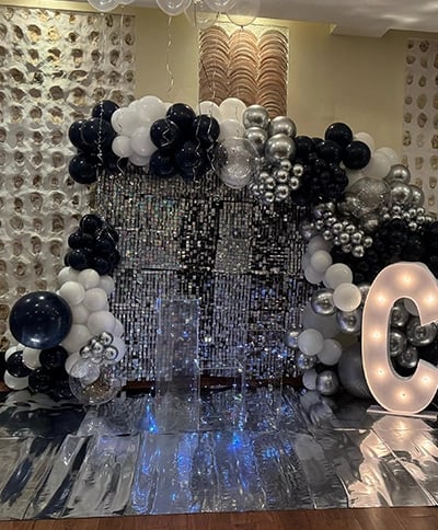 a large number of balloons and balloons in a room