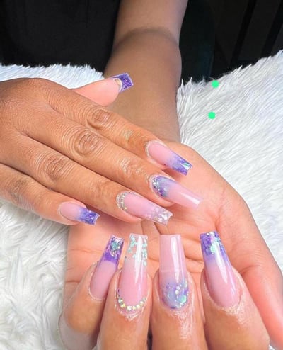 Imagen de manicure spa con tratamiento de hidratación
