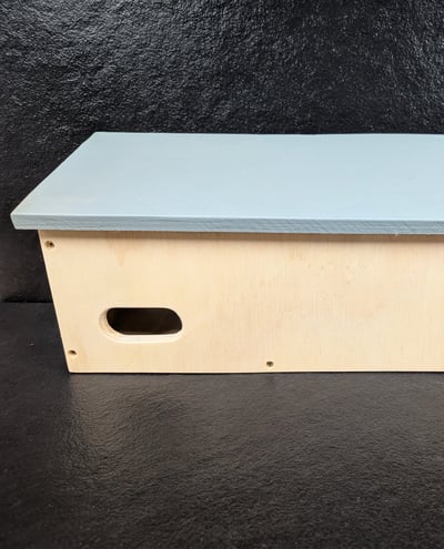 Swift box with front facing hole and roof by Nest Cup Box