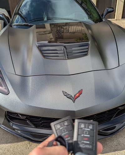 Programare chei auto pentru mașini premium, cu accent pe siguranță și chei de rezervă