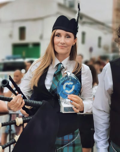 Rhona Scott, Pipe Sergeant de Sur Pipes Band