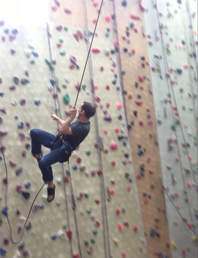 atelier saut pendulaire en salle d'escalade