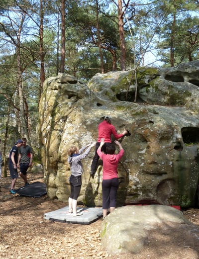 session escalade de bloc à Fontainebleau