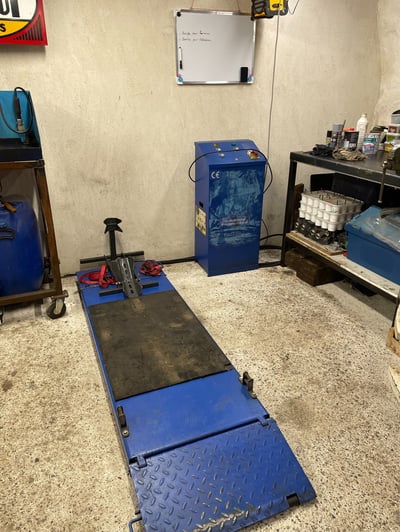 restauration moto ancienne table élevatrice Jema
