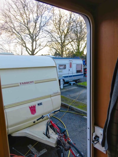 Vue Bouglione depuis la porte du camping-car de joel rehde